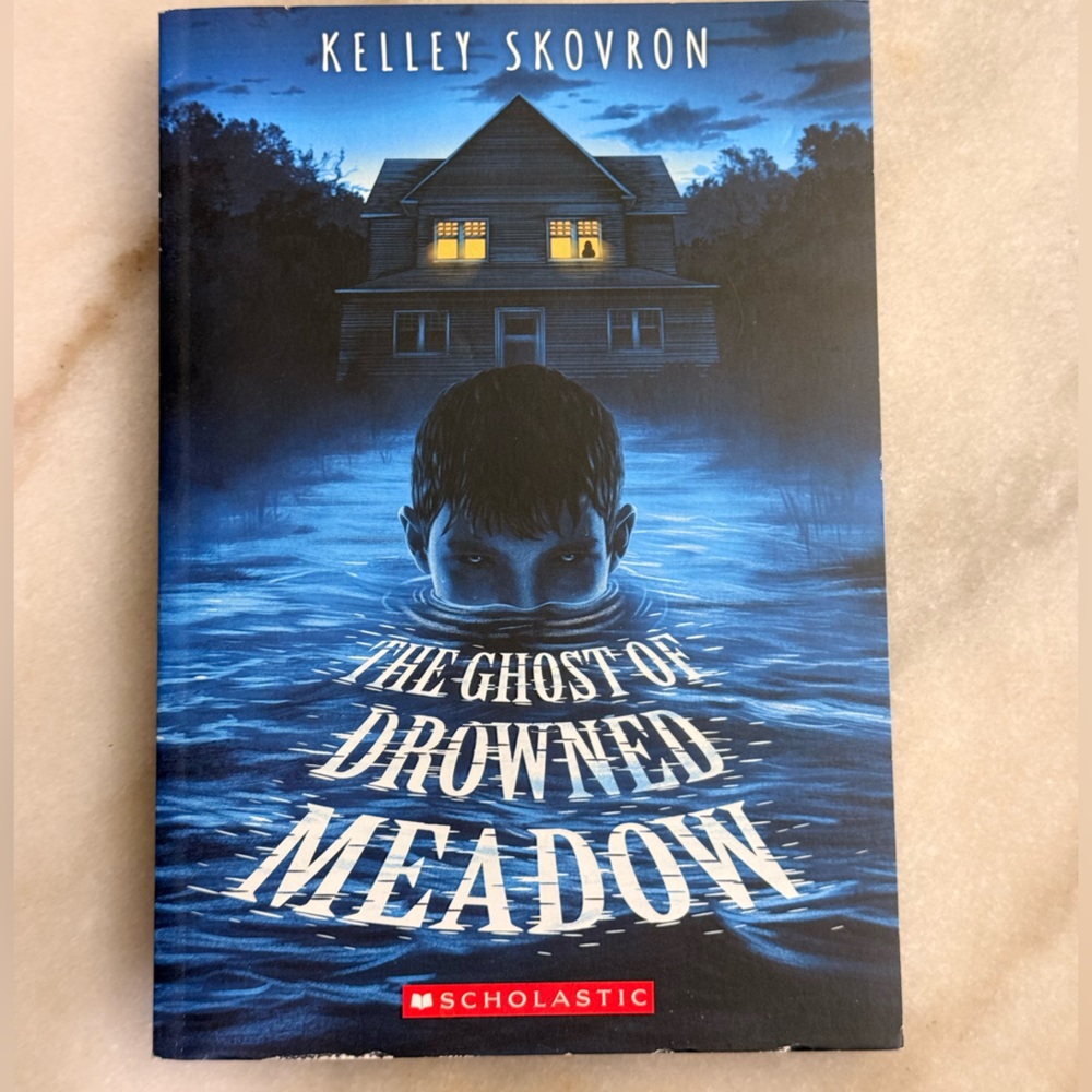 Scholastic Novel The ghost of Drowned Meadow